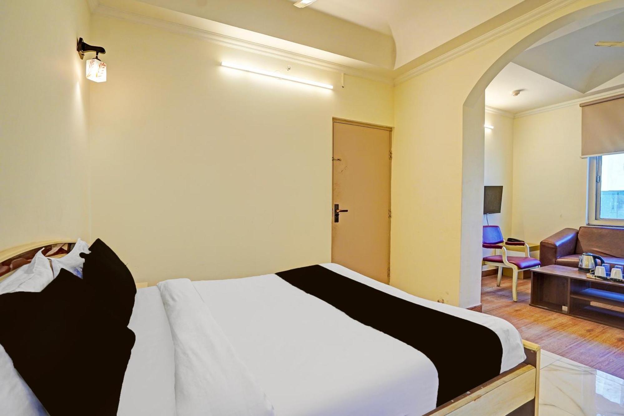 Townhouse Oak Nirman Nagar Mansarovar ジャイプール エクステリア 写真