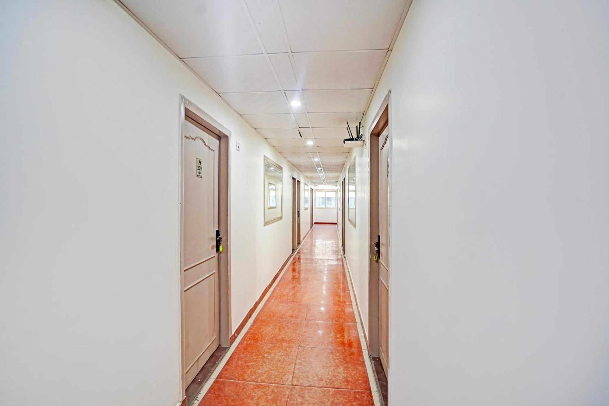 Townhouse Oak Nirman Nagar Mansarovar ジャイプール エクステリア 写真